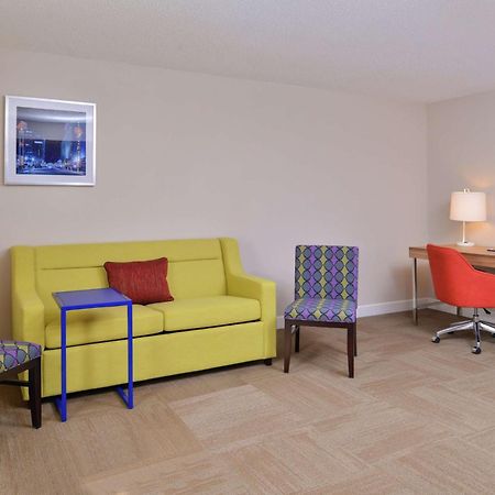 Hampton Inn Greensboro East / Mcleansville Bagian luar foto