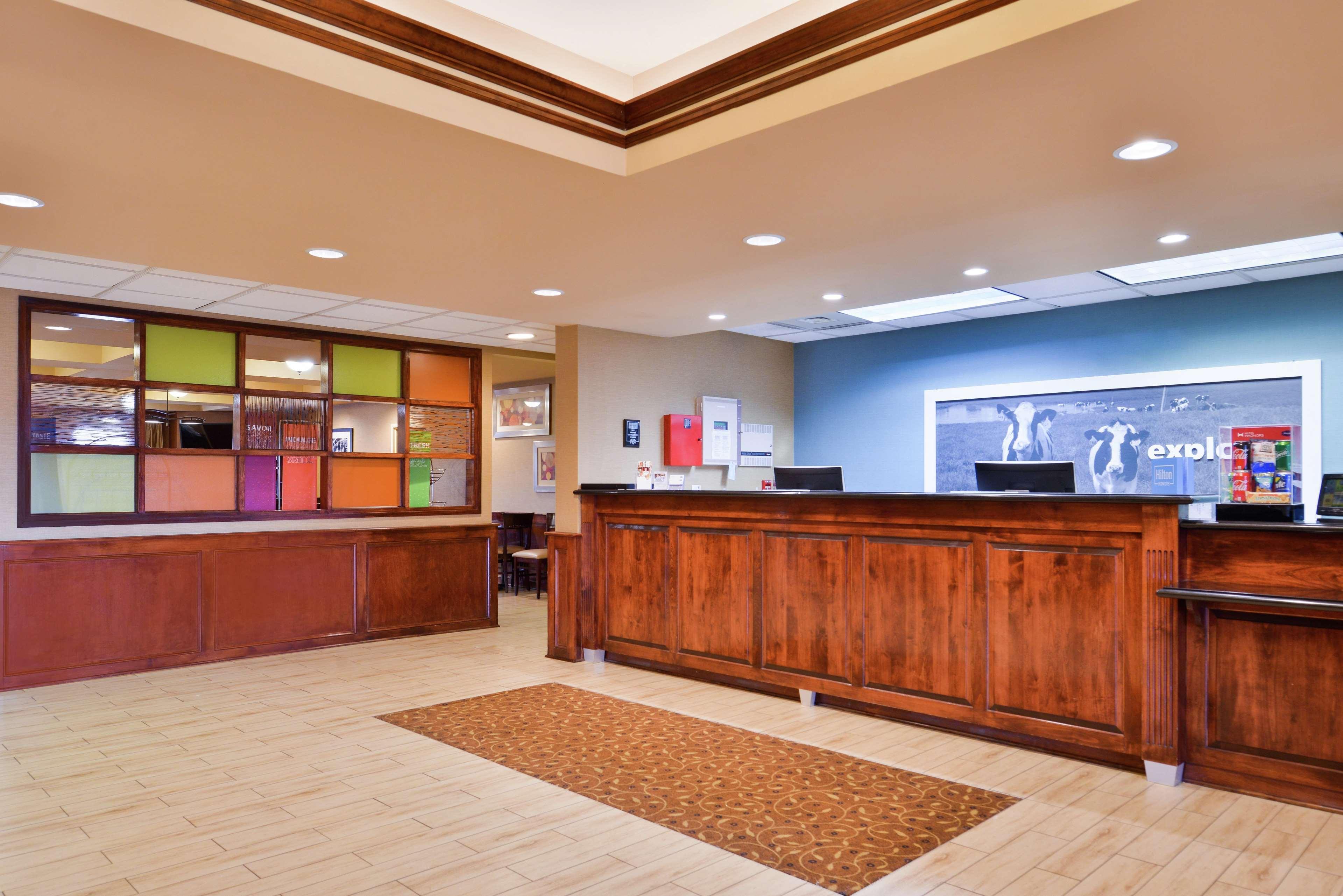 Hampton Inn Greensboro East / Mcleansville Bagian luar foto