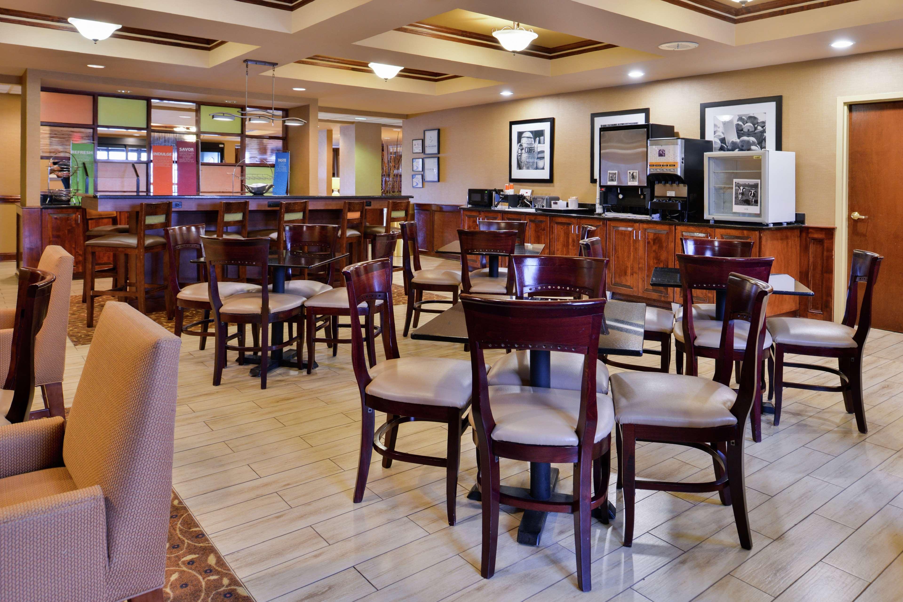 Hampton Inn Greensboro East / Mcleansville Bagian luar foto