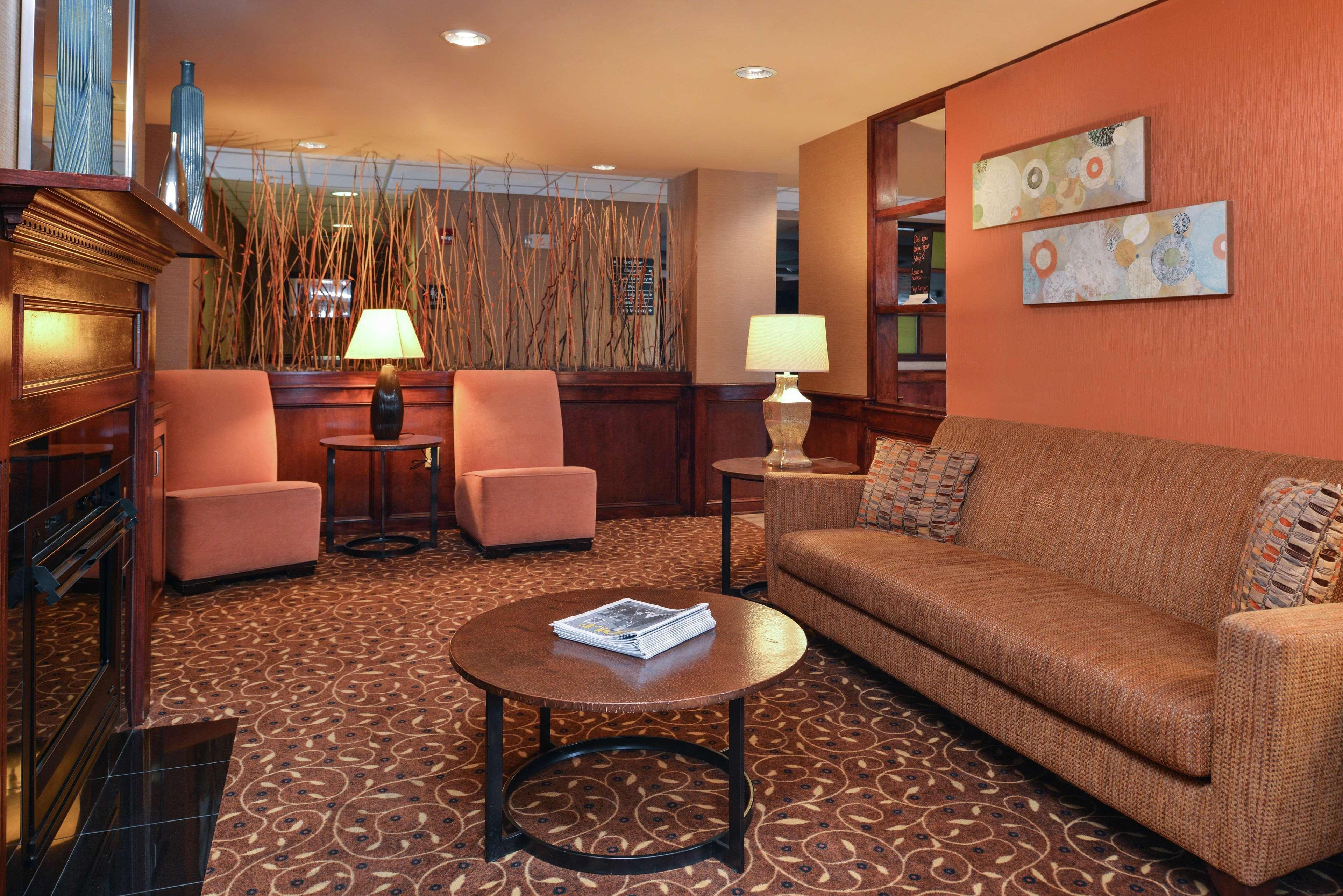 Hampton Inn Greensboro East / Mcleansville Bagian luar foto