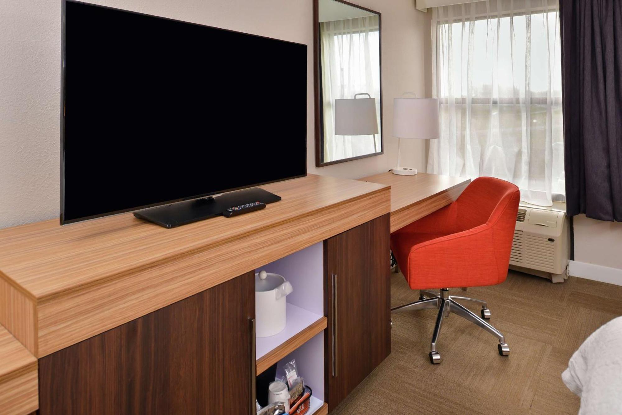 Hampton Inn Greensboro East / Mcleansville Bagian luar foto